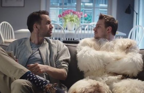 Tomasz Kot w rodzinnych rozmowach z „psem” reklamuje Jump Family w T-Mobile (wideo)