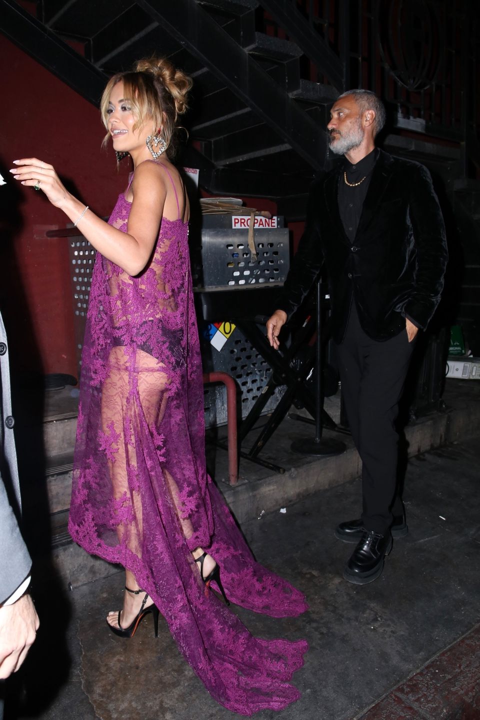 Rita Ora i Taika Waititi na imprezie przed Złotymi Globami