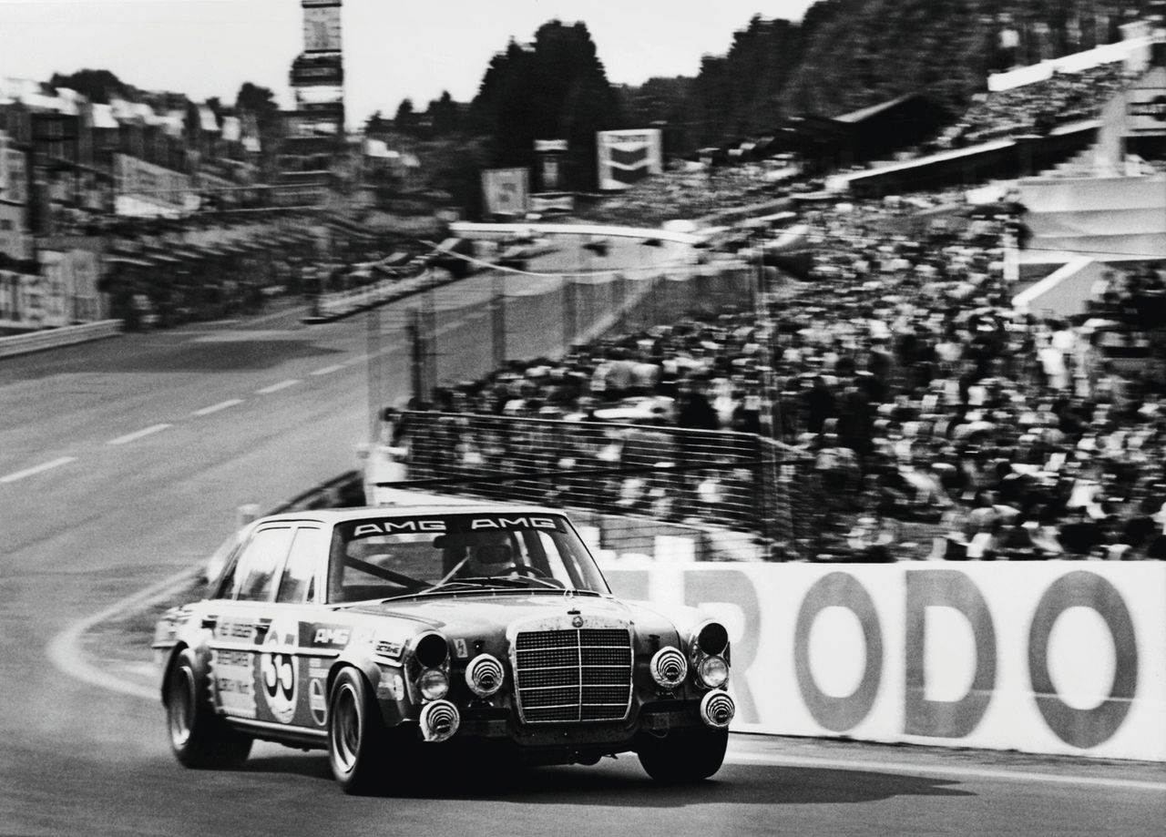 AMG 300 SEL 6.8 podczas wyścigu na Spa-Francorchamps, rok 1971