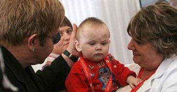 Elton John nie może adoptować chłopca!