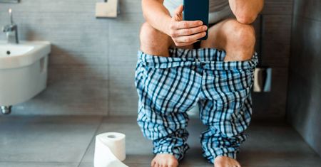 Bardzo poważny błąd w WC. Będziecie żałowali. Lekarz alarmuje