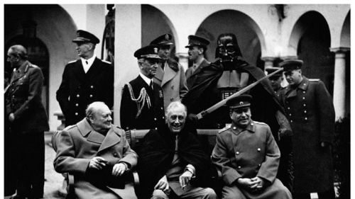 Małe co nieco: Vader w Jałcie, TEN przycisk i Bay odbiera pocztę 1