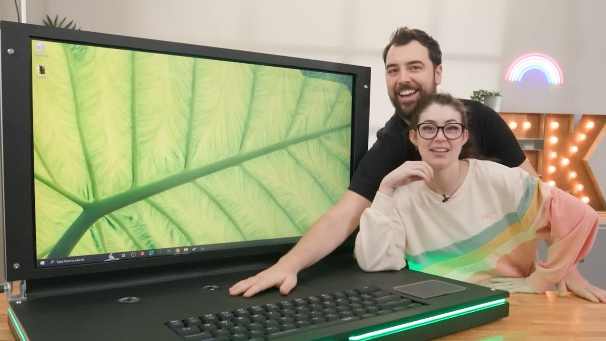 Ogromny laptop. Prawdopodobnie największy na świecie.