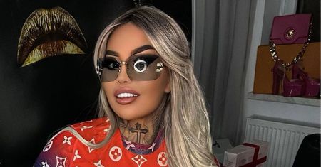 Laluna pokazała ciało po OPERACJI zmniejszania żołądka. Znów majstrowała przy zdjęciu. "Idealna talia stół wygięła" (FOTO)