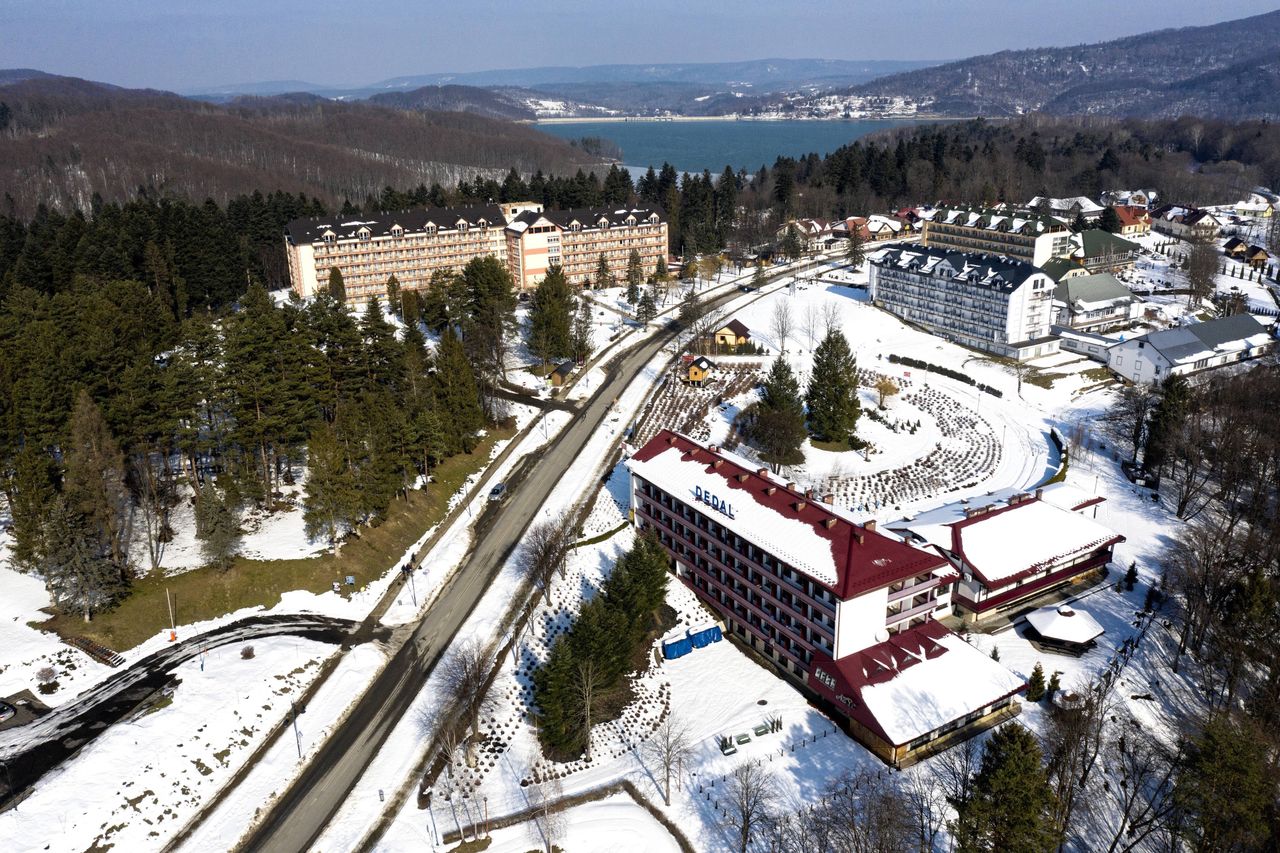 Uzdrowiska znów otwarte. Trzeba spełnić jeden warunek. Na zdjęciu: Sanatorium "Dedal" w Polańczyku