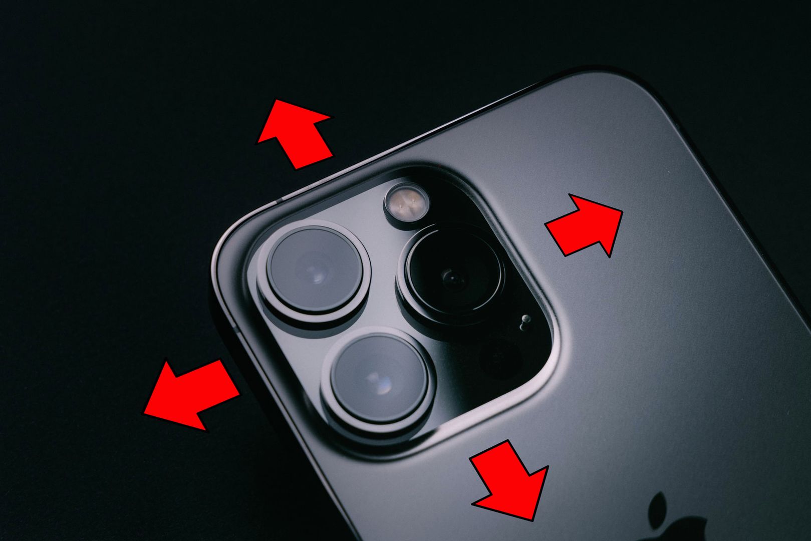 iPhone 14 Pro z gigantyczną wyspą aparatu. Apple ma 48 milionów powodów, by ją powiększyć 1