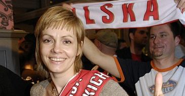 Pazura chciała... 400 TYSIĘCY ŁAPÓWKI!