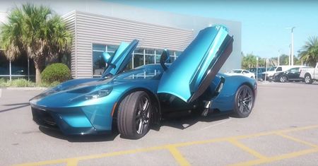 Flipping luksusowych samochodów. Współczesna patologia świata motoryzacji