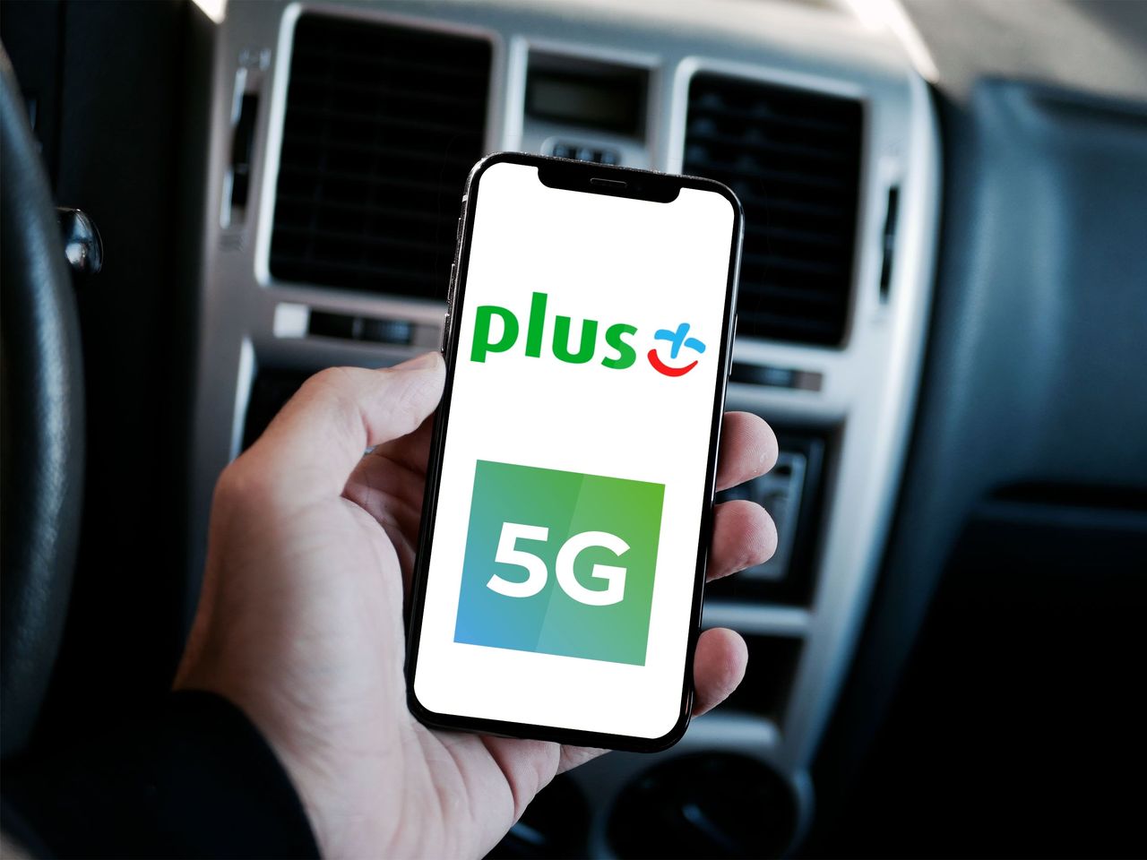 Piekło zamarzło. 5G Plusa działa już na iPhone'ach