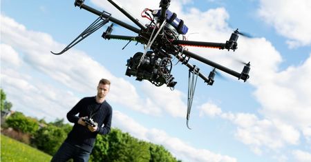 9 wypadków z dronami. Kompromitacja wojska, atak ptaków i znokautowana panna młoda