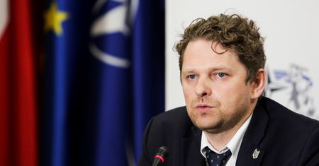 "Nie padła sugestia rezygnacji". Były poseł PiS ma bajeczne warunki w europejskim trybunale