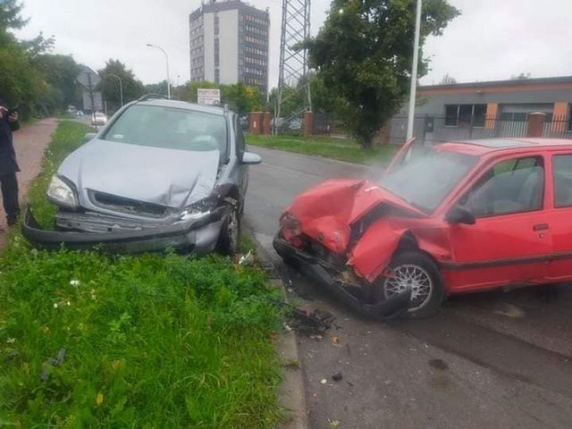 Zderzenie dwóch pojazdów na Świętokrzyskiej