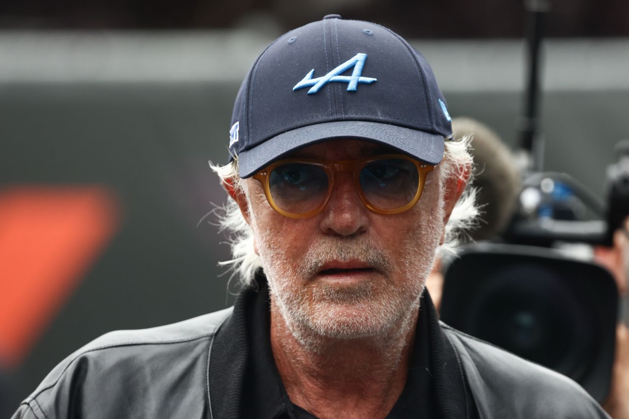 Flavio Briatore znów uciekł przed sprawiedliwością. Oszust wraca na pozycję szefa zespołu F1