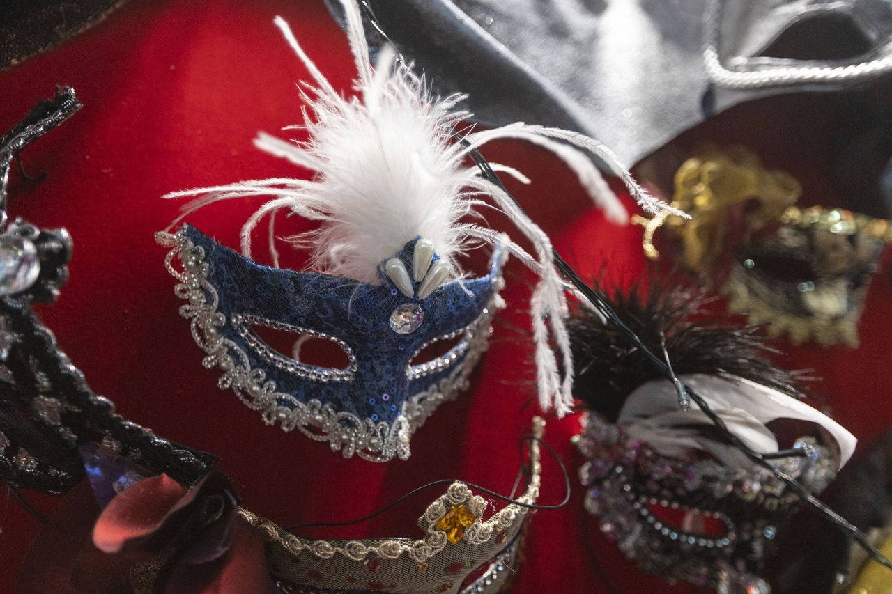 Kraków: Opera Krakowska wystawia na sprzedaż kostiumy. Jedyny taki świąteczny jarmark