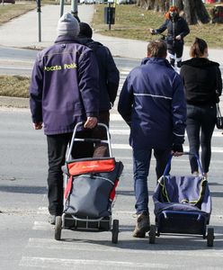 Listonosze przyniosą "trzynastki". Poczta Polska podała dokładny termin