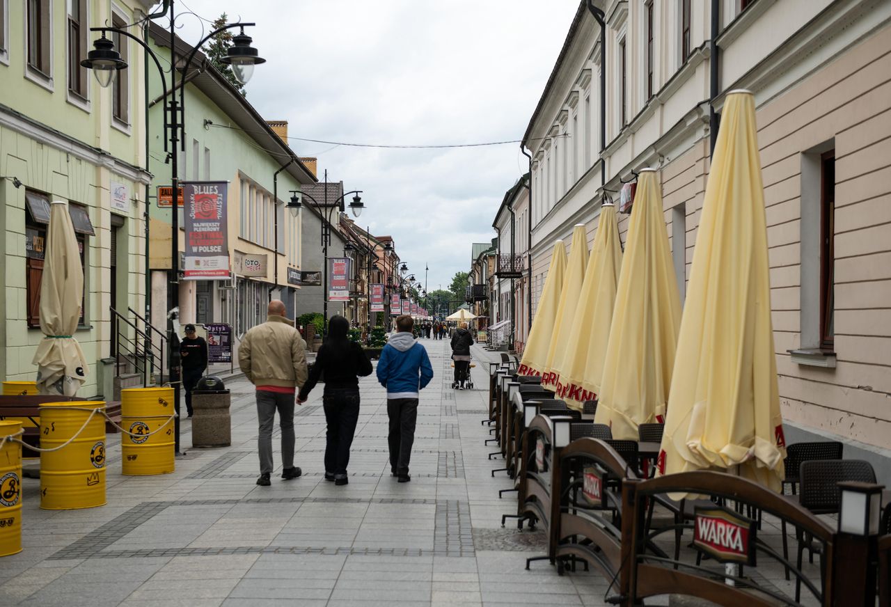 Pogoda w Suwałkach. Prognoza na piątek 12 grudnia. Chmury, przelotny deszcz nad ranem i spadek temperatury wieczorem