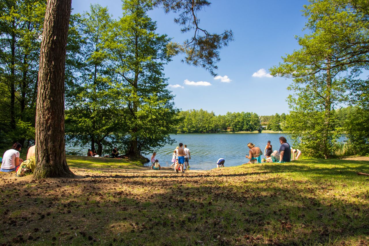 Gąsawa: Plaża w ciągu najbliższego roku zmieni się. Wybudują m.in. nowy budynek i boisko do siatkówki