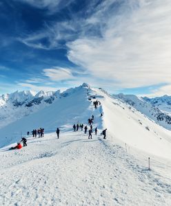 Atak zimy w Tatrach. Na Krupówkach gruba warstwa śniegu