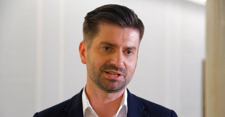 "Nie wierzcie koronasceptykom". Krzysztof Śmiszek zakażony