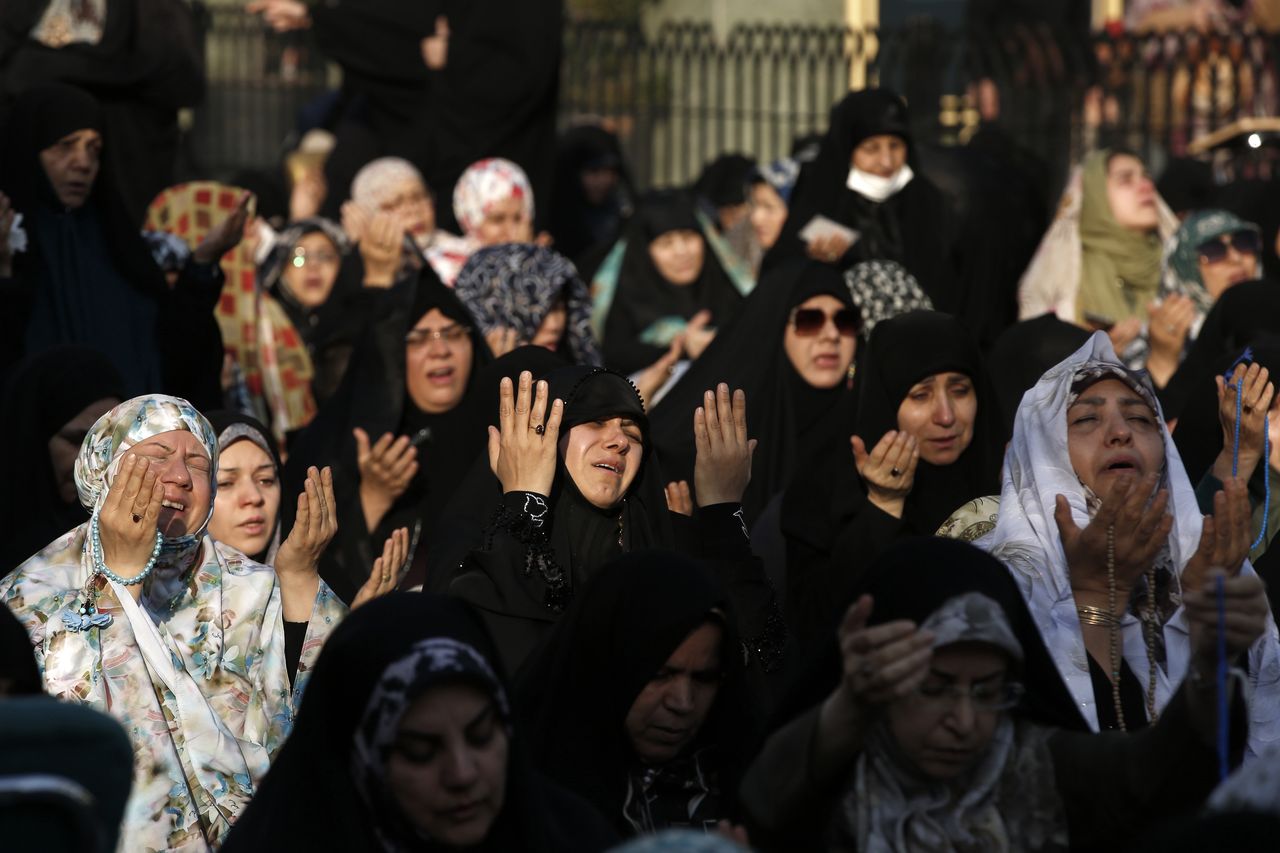 Widmo ewakuacji miasta. Teheran modli się o deszcz