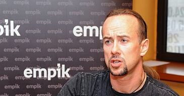 Nergal: "Ściągajcie płyty z internetu!"