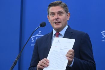 Poseł Kownacki przeszedł test trzeźwości. Posądzono go o byciu pod wpływem
