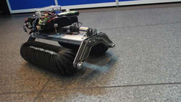 Robot, dla którego jazda do przodu oznacza dowolny kierunek 1