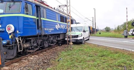 Wjechał tuż pod pociąg. Do tragedii niewiele zabrakło