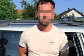 Jechał autem skradzionym w Czechach. Był poszukiwany. Miał pięć zakazów