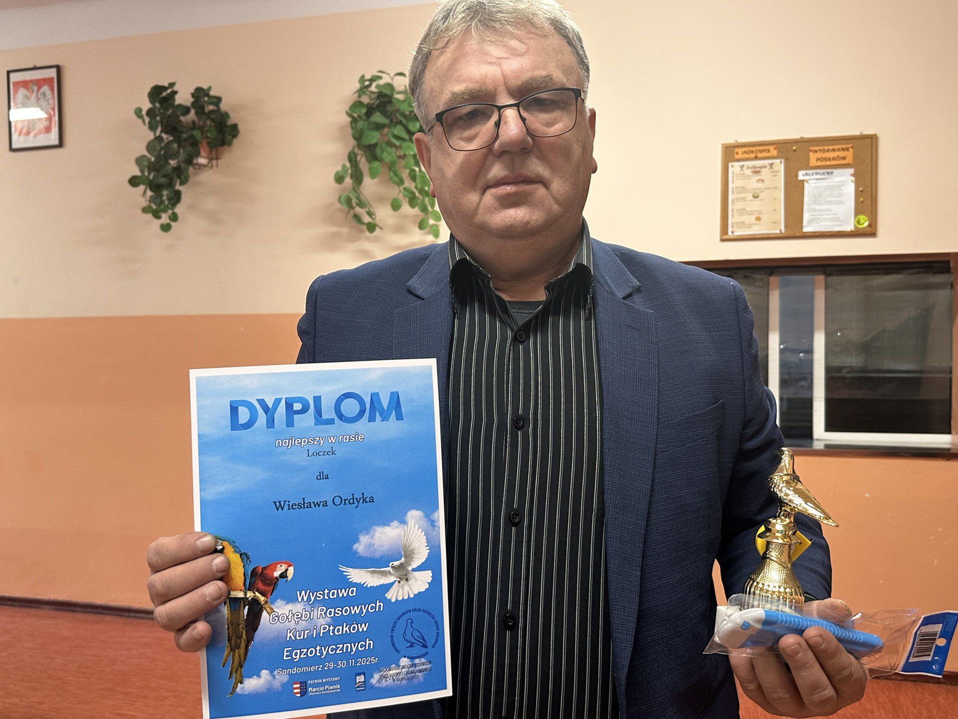 Wyróżnienie odebrał między innymi Wiesław Ordyk, hodowca gołębi ozdobnych z Tarnobrzega.