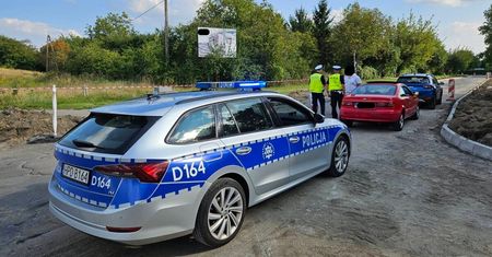 Wystarczyła chwila nieuwagi. Kierowca toyoty wjechał w tył kii