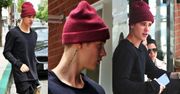 Justin Bieber w czapce... obciął włosy? (FOTO)