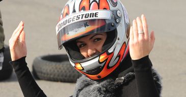Żmuda jeździ gokartem!