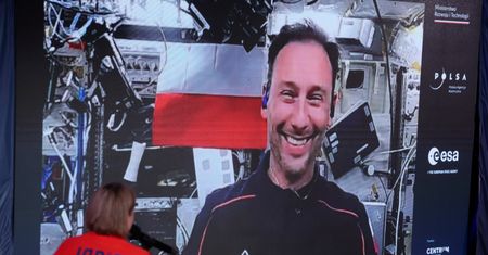 Powrót Sławosza. "Data zależy od undockingu Dragona"