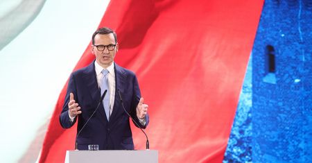Polacy mają zarabiać 10 tys. zł miesięcznie. Premier powiedział, kiedy