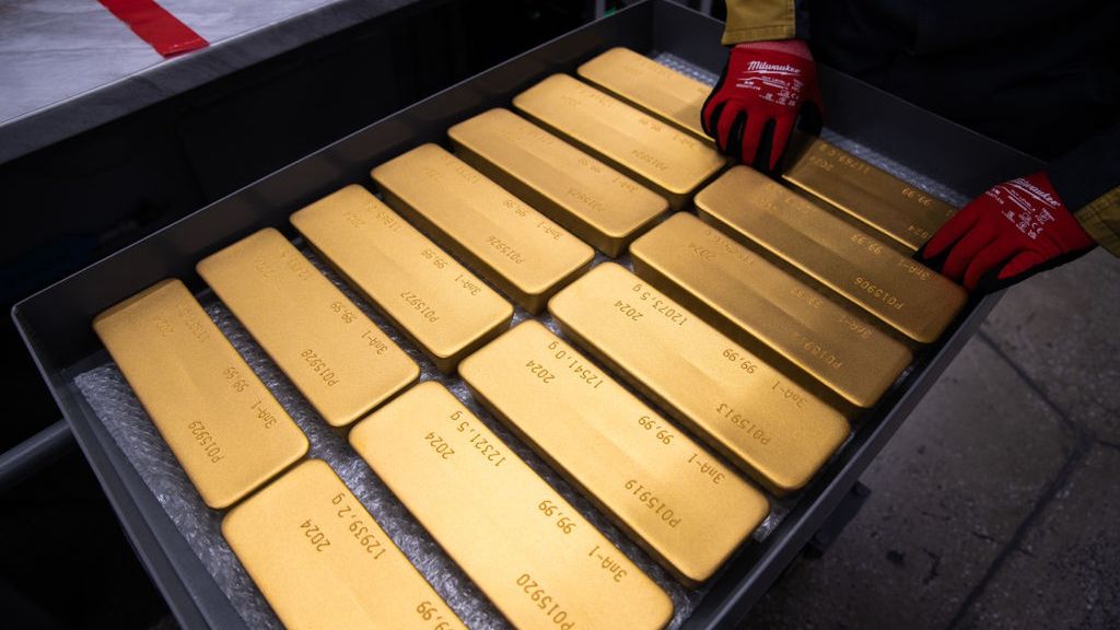 Krastsvetmet, Russian company, produces 99.99% pure gold bars in Krasnoyarsk
KRASNOYARSK, RUSSIA - MAY 23: A view of ingots of 99.99 percent pure gold, produced by Krastsvetmet, Russian precious metals company, as the company produces all platinum group metals, gold and silver from mineral and recycled materials, manufactures products industrial products and jewelry, provides industrial engineering services in Krasnoyarsk, Russia on May 23, 2024. The company, one of the world's largest producers of precious metals, focuses on three businesses: refining, jewelry and industrial solutions. (Photo by Alexander Manzyuk/Anadolu via Getty Images)
Anadolu
recycled materials, metals, silver, industrial engineering services, silver ingots, gold, russian company, industrial products, s, ingots, ingots of silver, precious metals, russian precious metals company, industrial solutions, ingots of gold, 99.99% pure gold bars, krastsvetmet, 99.99% pure gold, company, refining