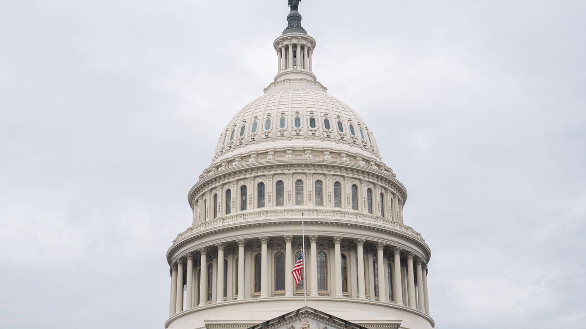 U.S. Capitol marks 25th anniversary of 9/11 attacks with memorial service
WASHINGTON, D.C., UNITED STATES - SEPTEMBER 11: The U.S. Capitol is seen with flags lowered to half-staff during a Former Members of Congress 9/11 Memorial Service on Capitol Hill in Washington, DC, on September 11, 2026. The United States is commemorating the 25th anniversary of the September 11, 2001, terrorist attacks. Mehmet Eser / Anadolu/ABACAPRESS.COM 
Dostawca: PAP/Abaca
AA/ABACA
United States, United States of America, US, USA