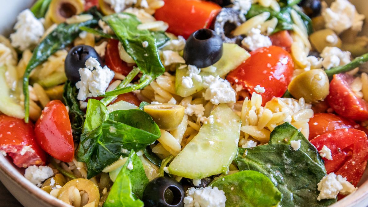 Kto lubi sałatkę grecką z makaronem? 