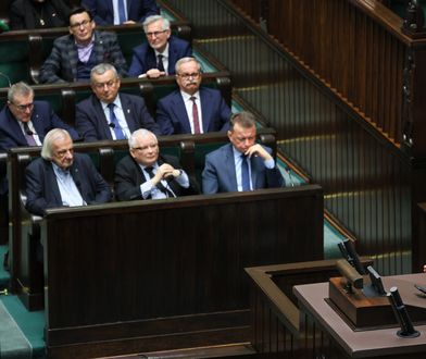Politycy PiS podzieleni ws. in vitro. Kaczyński zaskoczył