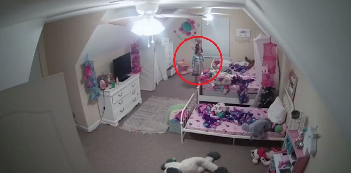 Ktoś zhakował kamerkę w dziecięcym pokoju