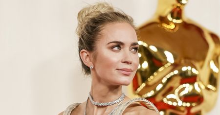 Wszyscy mówią o sukience Emily Blunt na Oscarach 2024. Przeczyła zasadom grawitacji