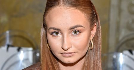 Angelika Mucha pręży się na łóżku w koronkowej bieliźnie. Fanka: "PRZESADZIŁAŚ" (FOTO)