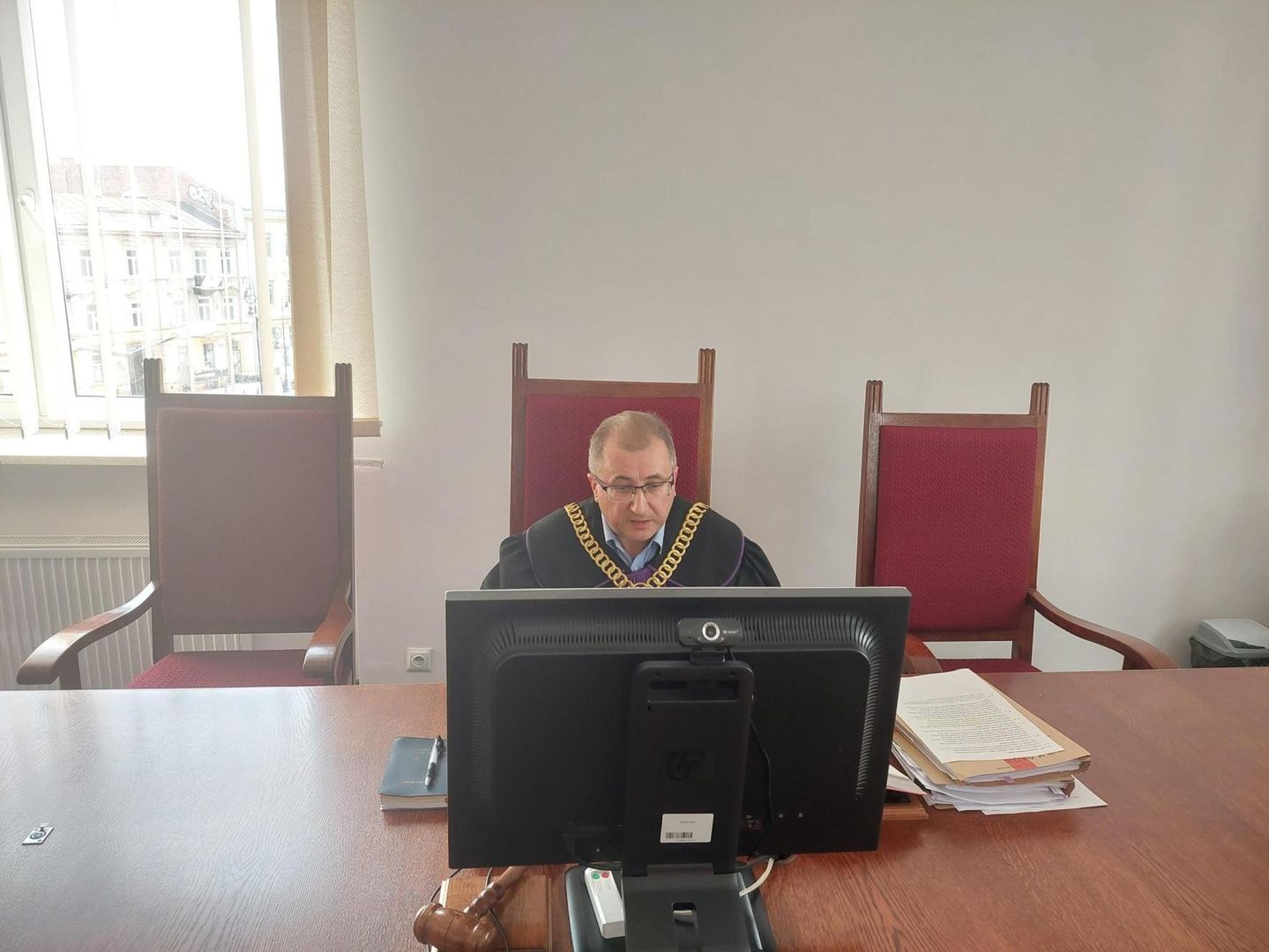 Sędzia Mariusz Młoczkowski podczas orzekania
