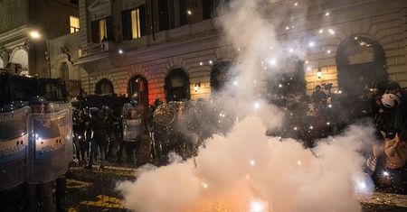 Protesty we Włoszech. Starcia z policją, setki zatrzymanych