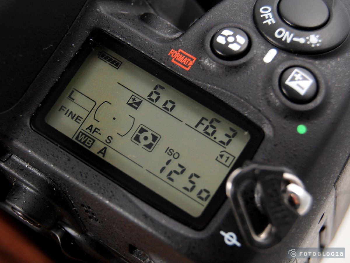 Nikon D7000: górny ekran z nastawami
