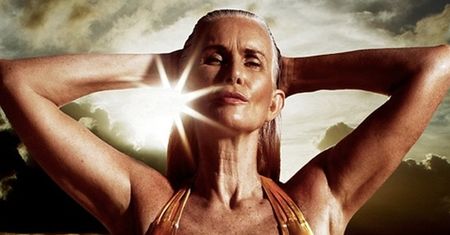 56-letnia modelka pojawi się w nowym "Sports Illustrated"!