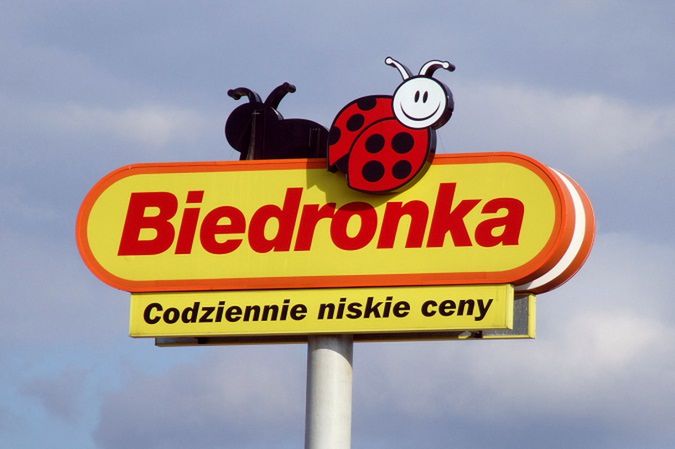 Lista zakupów w Biedronce: ser, mleko, chleb, gra, tablet, konsola