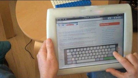CrunchPad - prototyp taniego tabletu internetowego 1
