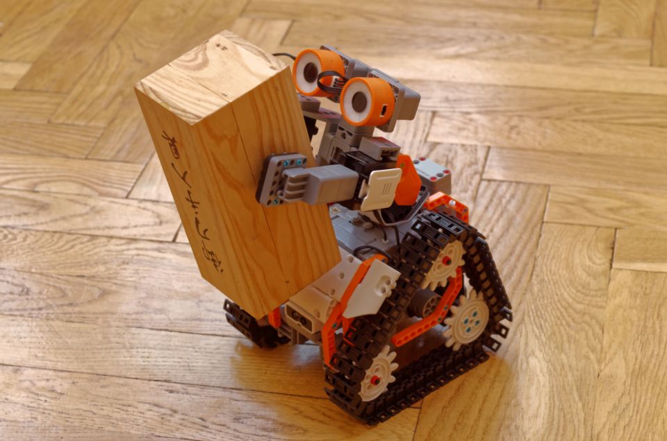 JIMU AstroBot – robotyka od podstaw, tym razem z czujnikiem i LED-ami