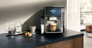 Nie wyobrażasz sobie życia bez kawy? Postaw na niezastąpiony ekspres Siemens EQ700!